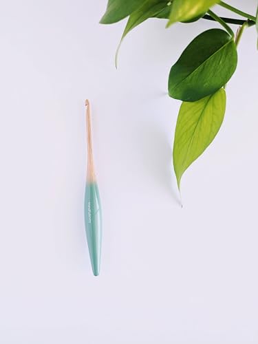 mindfulknits Premium Ergonomic Beech Wood Crochet Hook – Size US 7, 4.5mm – 15cm Length – Wooden Crochet Hook - Knitting & Crochet Supplies for Crafting Relaxation & Stress Relief (4.5mm) - size: 4.5mm