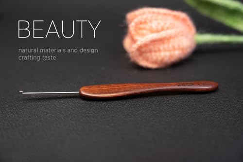 SEVENSUN Crochet Hook Artistan 2.5mm - Pure Handmade Polished Stainless Steel Hook - Blood Sandalwood Handle - High-end Crochet Hook Gift, Red - size: 2.5mm(Size C)