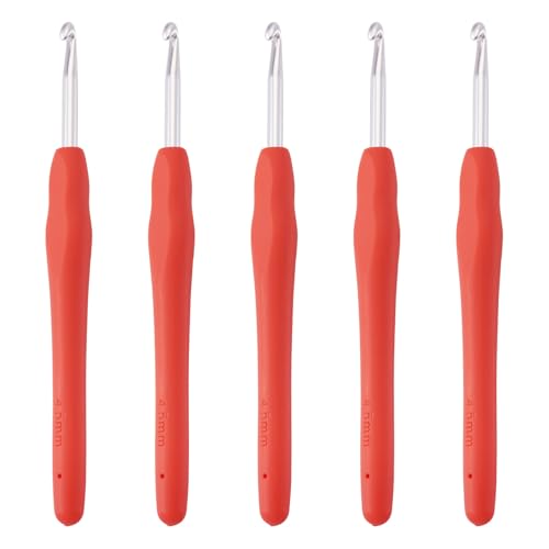 5 pcs Aluminum Crochet Hooks Knitting Needles Craft Yarn Pin 4.5mm Random Color Smooth Silicone Handle Crochet Hook for Beginners Handmade DIY Knitting Scarves Sweaters Hats - color: Pin 4.5mm