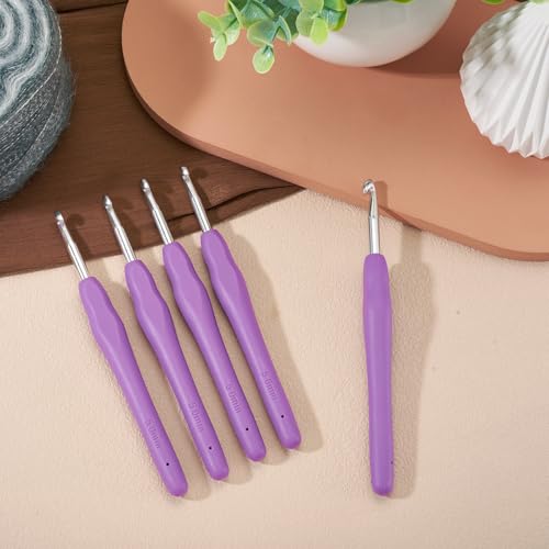 5 pcs Aluminum Crochet Hooks Knitting Needles Craft Yarn Pin 5mm Random Color Smooth Silicone Handle Crochet Hook for Beginners Handmade DIY Knitting Scarves Sweaters Hats - color: Pin 5mm