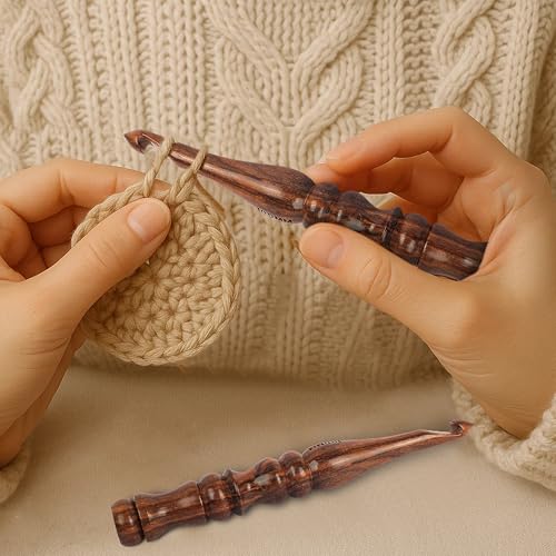 PIEWOOD - Wooden Crochet Hooks, Set of 7 Crochet Hooks Ergonomic Soft Grip Handle, Crochet Hooks for Crocheting Yarn, Knitting Gift for Her (Set of 7) - size: Set of 7