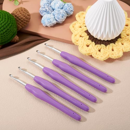 5 pcs Aluminum Crochet Hooks Knitting Needles Craft Yarn Pin 5mm Random Color Smooth Silicone Handle Crochet Hook for Beginners Handmade DIY Knitting Scarves Sweaters Hats - color: Pin 5mm