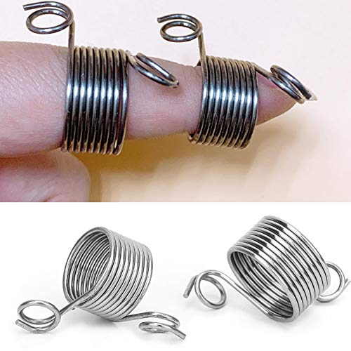 Yarn Guide Knitting Thimble, 2 Piece 2 Size Stainless Steel Coiled Knitting Thimble Finger Ring for Knitting Crafts Accessories Tool