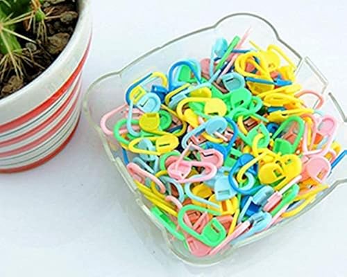 100 Pcs Mix Color Knitting Crochet Locking Stitch Markers Craft Needle Clip Markers Holder Knitting Stitch Counter Pins Durability and Fashion Knitting and Crochet