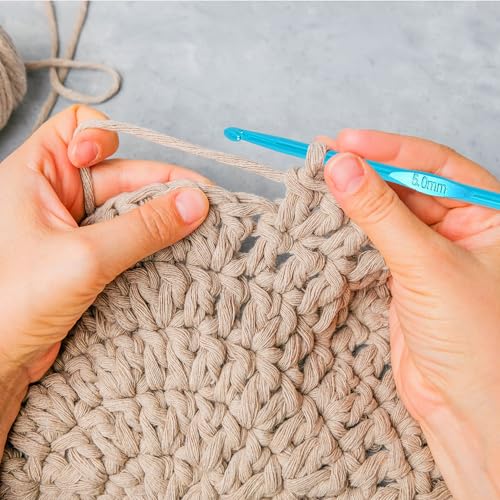 VOCOSTE 18pcs 5.0mm Crochet Hooks, US Size 8 Crochet Knitting Needles for DIY Craft Yarn, Contribute to Beginners - color: Blue, size: 5.0mm