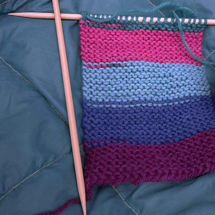 The Spinning Hand Knitting Kit for Beginners Adults – Educator-Designed, Self-Striping Wool Yarn, Bamboo Needles & Video Tutorials (Tie Dye) - color: Tie Dye